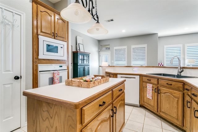 2724 Windstone Way, Corinth, TX 76210