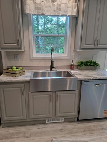 3 Alison Circle, Hampton, NH 03842