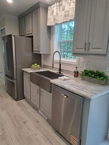 3 Alison Circle, Hampton, NH 03842