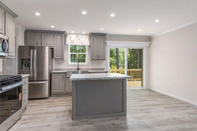 3 Alison Circle, Hampton, NH 03842