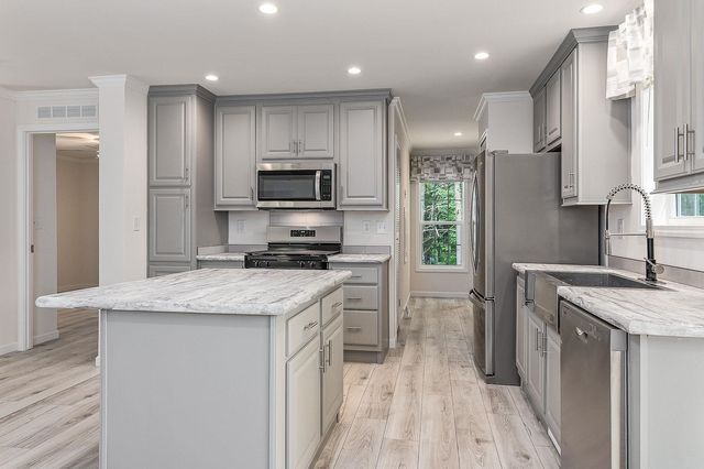 3 Alison Circle, Hampton, NH 03842