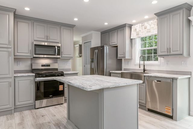 3 Alison Circle, Hampton, NH 03842