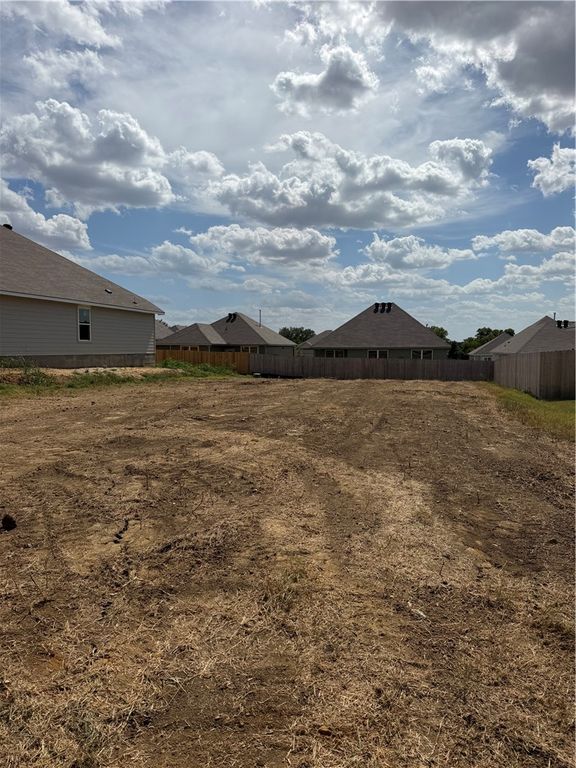 104 Womble Loop, Caldwell, TX 77836 — photo 2