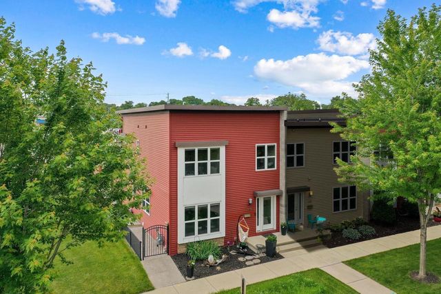 318 N VAN BUREN STREET, Green Bay, WI 54301