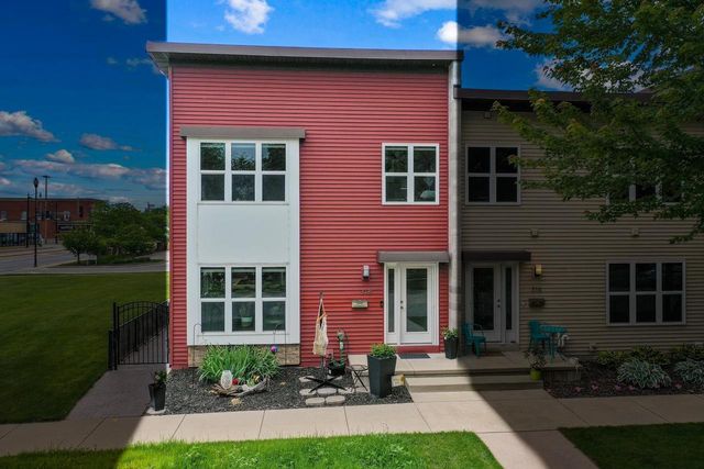 318 N VAN BUREN STREET, Green Bay, WI 54301