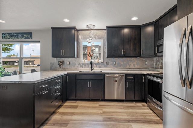 318 N VAN BUREN STREET, Green Bay, WI 54301