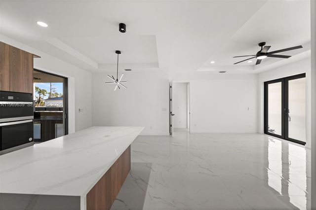 1621 NW 23rd Terrace, Cape Coral, FL 33993