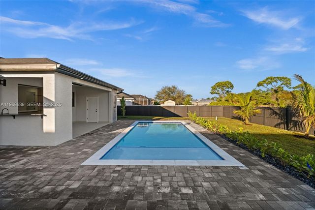 1621 NW 23rd Terrace, Cape Coral, FL 33993