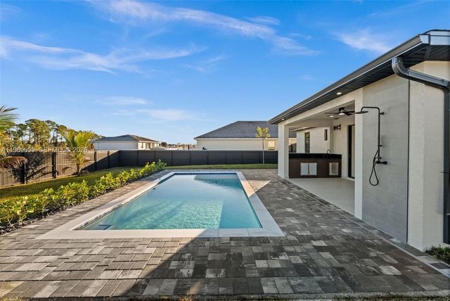 1621 NW 23rd Terrace, Cape Coral, FL 33993