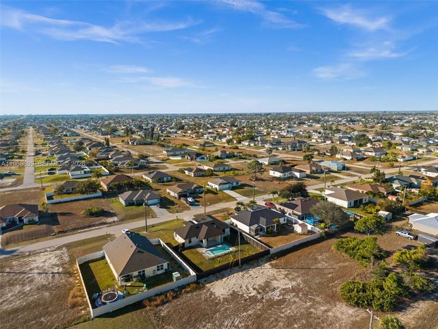 1621 NW 23rd Terrace, Cape Coral, FL 33993