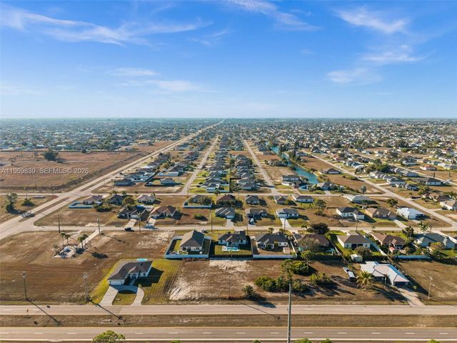 1621 NW 23rd Terrace, Cape Coral, FL 33993