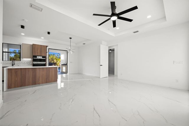 1621 NW 23rd Terrace, Cape Coral, FL 33993