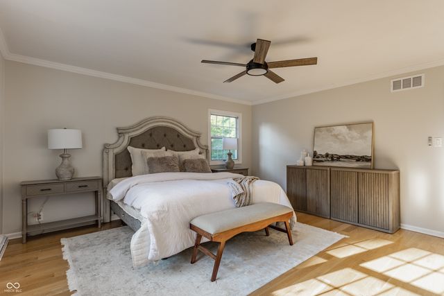 9 Lakeview Court, Carmel, IN 46033