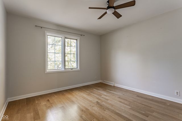 9 Lakeview Court, Carmel, IN 46033