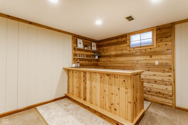 9 Lakeview Court, Carmel, IN 46033