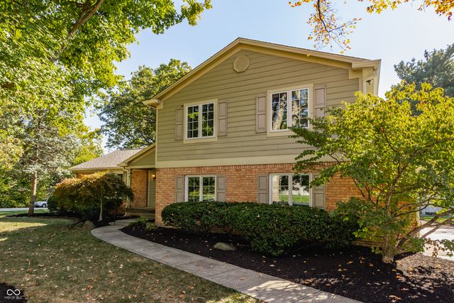 9 Lakeview Court, Carmel, IN 46033