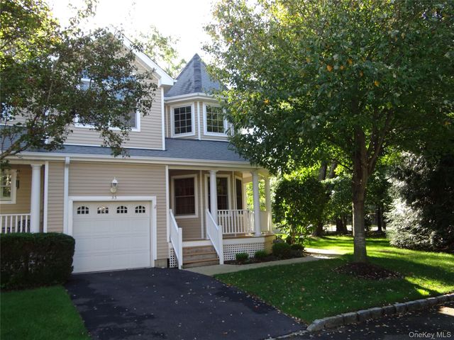33 Blair Road, East Setauket, NY 11733