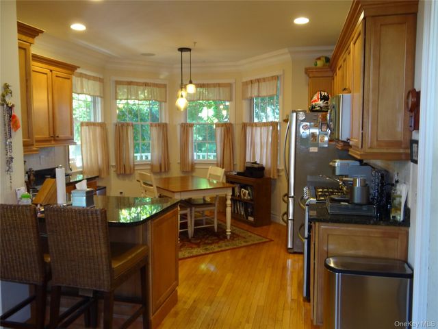 33 Blair Road, East Setauket, NY 11733