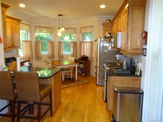 33 Blair Road, East Setauket, NY 11733