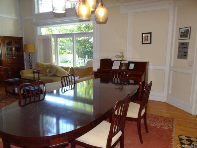 33 Blair Road, East Setauket, NY 11733