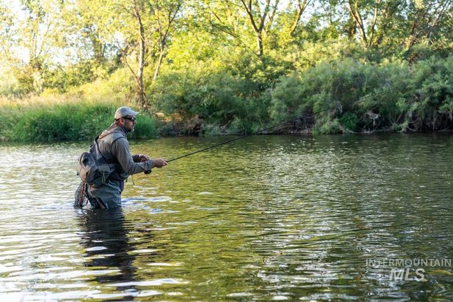 21726 Appaloosa Ave, Star, ID 83669