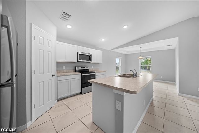 1426 NE 34th ST, Cape Coral, FL 33909