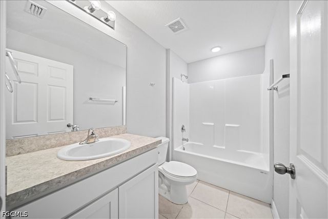 1426 NE 34th ST, Cape Coral, FL 33909