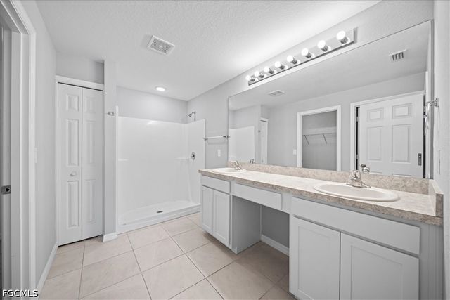 1426 NE 34th ST, Cape Coral, FL 33909