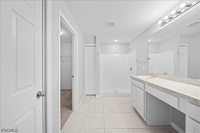 1426 NE 34th ST, Cape Coral, FL 33909