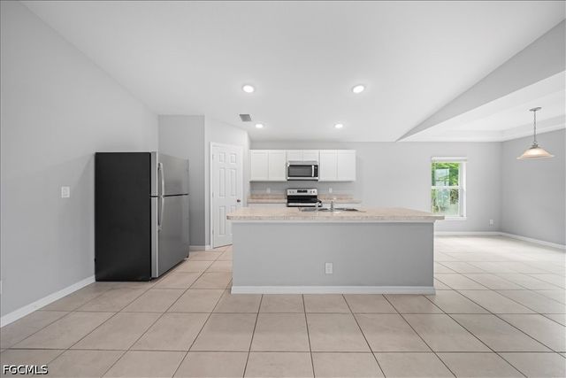 1426 NE 34th ST, Cape Coral, FL 33909