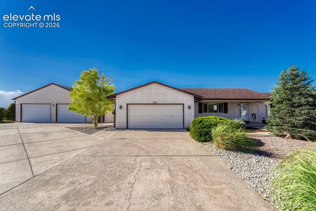831 E Paseo Dorado Drive, Pueblo West, CO 81007