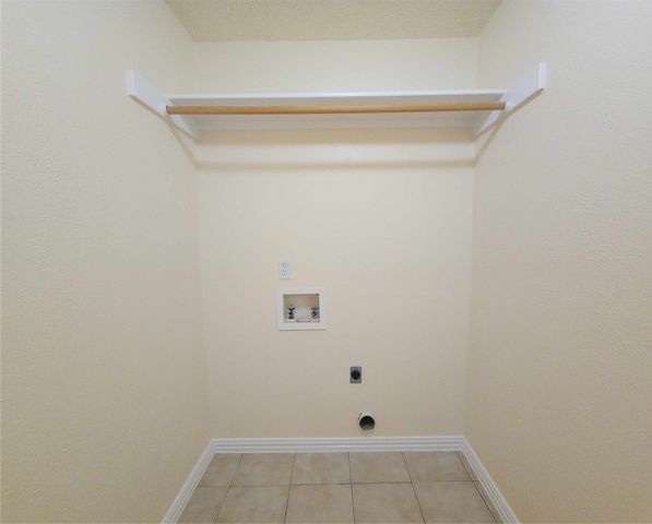 723 Briggs Street, Cedar Hill, TX 75104