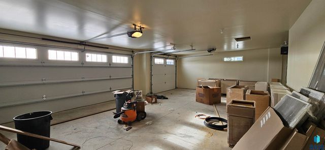 3306 E Prairie Wind St Street, Sioux Falls, SD 57108