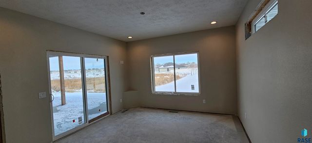 3306 E Prairie Wind St Street, Sioux Falls, SD 57108