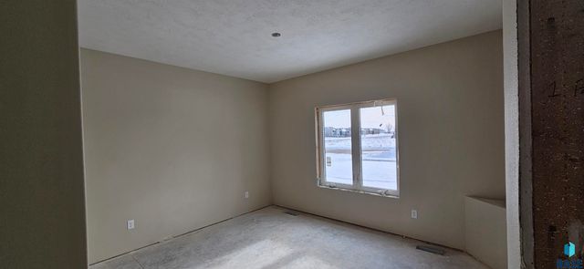 3306 E Prairie Wind St Street, Sioux Falls, SD 57108