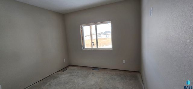 3306 E Prairie Wind St Street, Sioux Falls, SD 57108