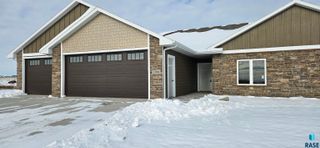 3306 E Prairie Wind St Street, Sioux Falls, SD 57108