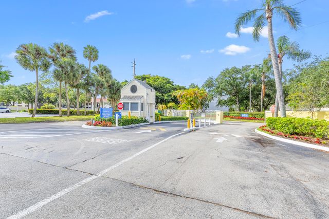 3469 NW 44th Street 104, Lauderdale Lakes, FL 33309