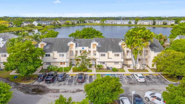 3469 NW 44th Street 104, Lauderdale Lakes, FL 33309