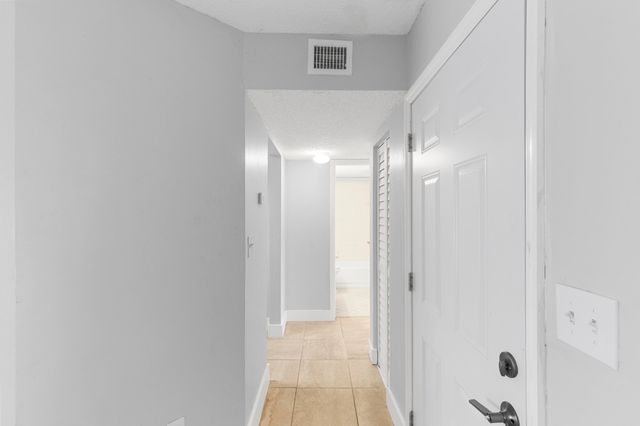 3469 NW 44th Street 104, Lauderdale Lakes, FL 33309