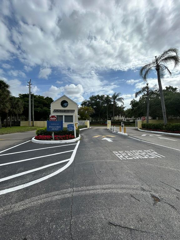 3469 NW 44th Street 104, Lauderdale Lakes, FL 33309