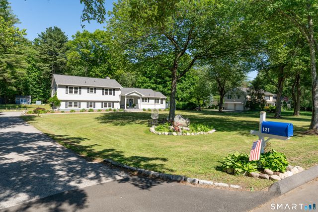 121 Thornwood Road, Stamford, CT 06903