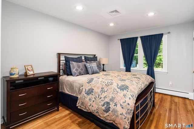 121 Thornwood Road, Stamford, CT 06903