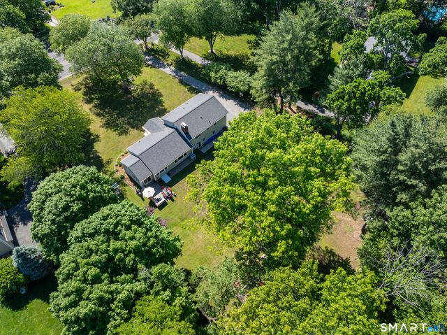 121 Thornwood Road, Stamford, CT 06903