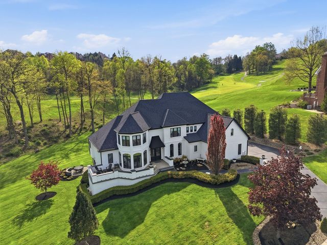 2001 Old Orchard PLACE, Adams Twp, PA 15044