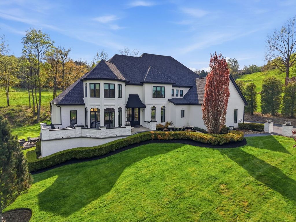 2001 Old Orchard PLACE, Adams Twp, PA 15044