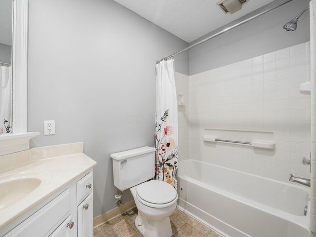 3438 Eastwoodlands Trail, Hilliard, OH 43026