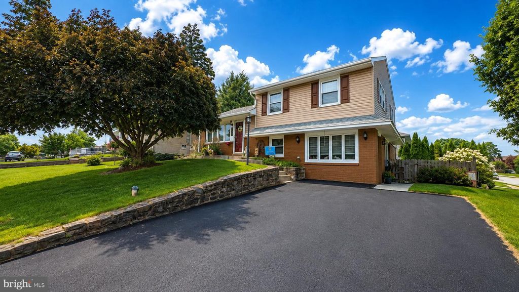 260 N CENTRAL BLVD, BROOMALL, PA 19008 — exterior