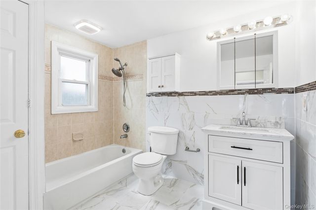 644 S 8th Street, Lindenhurst, NY 11757