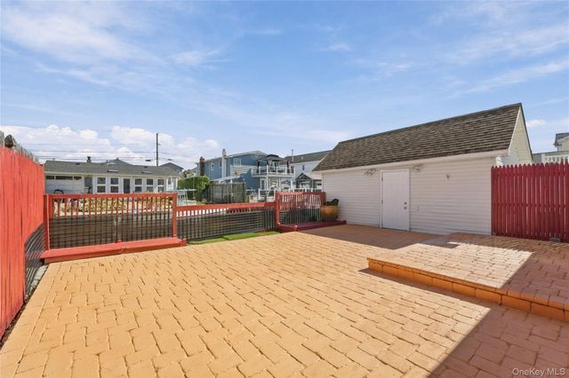 644 S 8th Street, Lindenhurst, NY 11757